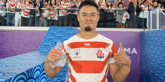 ラグビー田村優の筋肉美やスーツ姿が評判に！